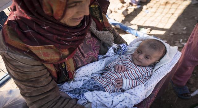 فقدان حليب الأطفال في الجنوب السوري ينذر بكارثة انسانية