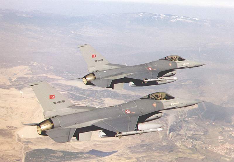 سلاح الجو التركي يسقط طائرة سيخوي 24 لقوات النظام فوق الأراضي السورية