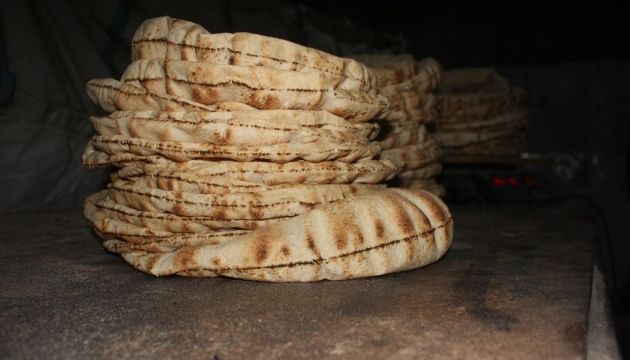 معركة رغيف الخبز في القنيطرة مستمرة، وفلاحو المحافظة بانتظار الحكومة المؤقتة بأن تشتري محصول القمح.