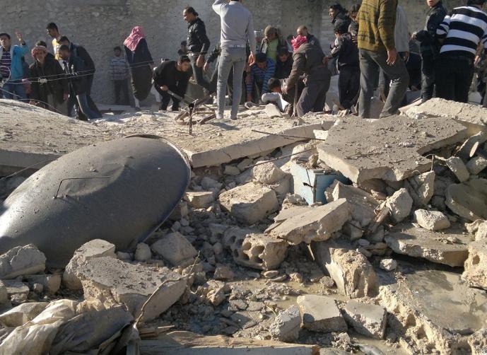 طيران النظام الحربي يرتكب مجزرة في بلدة نصيب الحدودية بريف درعا راح ضحيتها 10 مدنيين "8 سيدات وطفلين"
