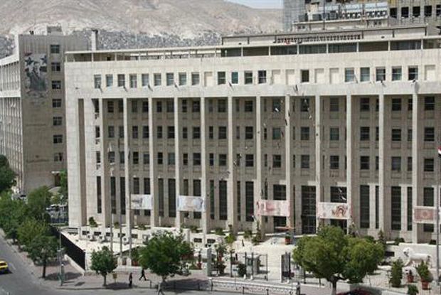 النظام يعدّ قوائم بأسماء التجار الذين سيحملهم ضريبة "تدهور سعر الصرف"