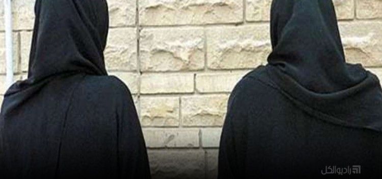 القبض على عنصرين للنظام متنكرين بزي النساء في إدلب
