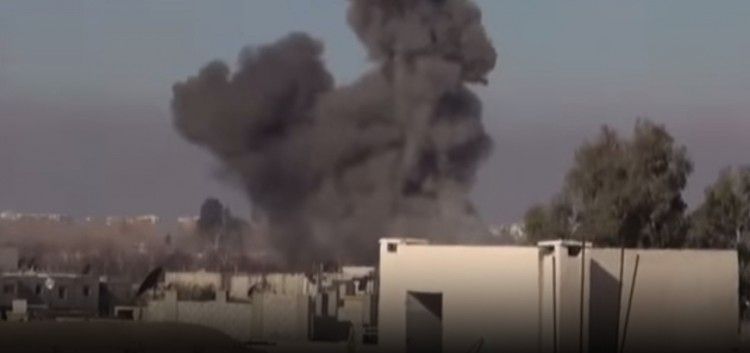 جرحى مدنيون إثر استهداف قوات النظام بصواريخ محملة بقنابل عنقودية بلدة دير العصافير في ريف دمشق