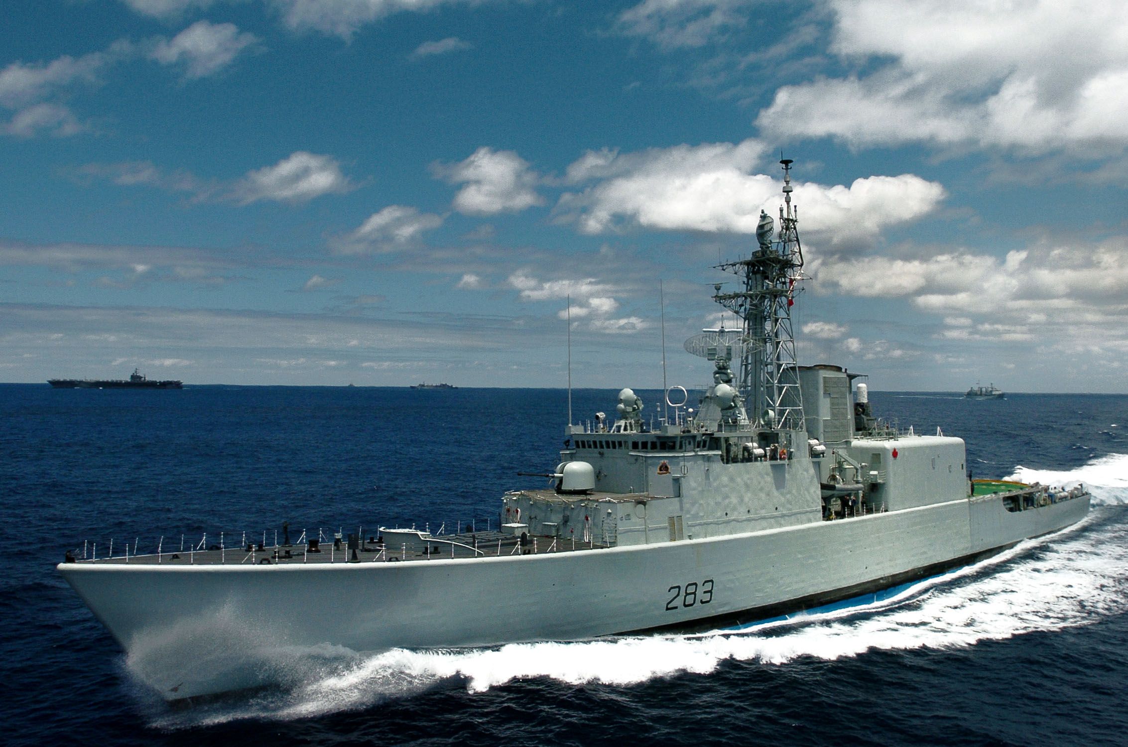 كندا ترسل سفينة حربية لمكافحة تهريب اللاجئين في إيجه