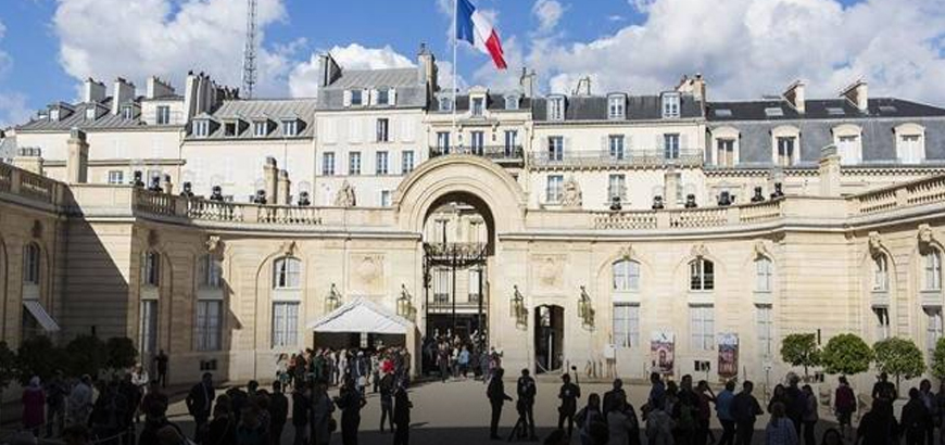 فرنسا تبدأ بتجريد بشار الأسد من وسام جوقة الشرف بموجب مرسوم "ارتكاب الأعمال المنافية للشرف"